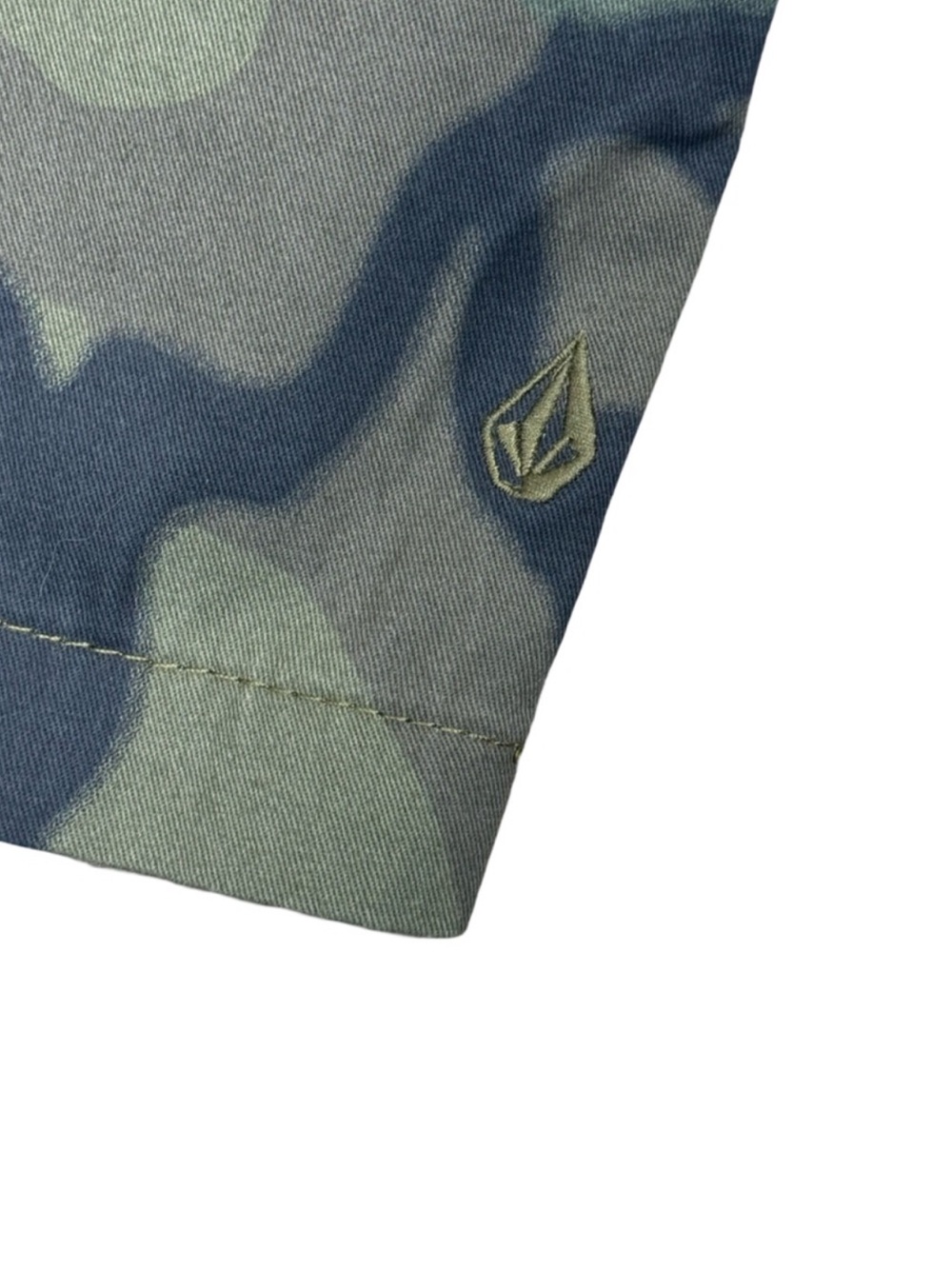 NWT Volcom Men’s VMonty 22 Camo Shorts Size 29 Casual Army Skate Military - Picture 2 of 10